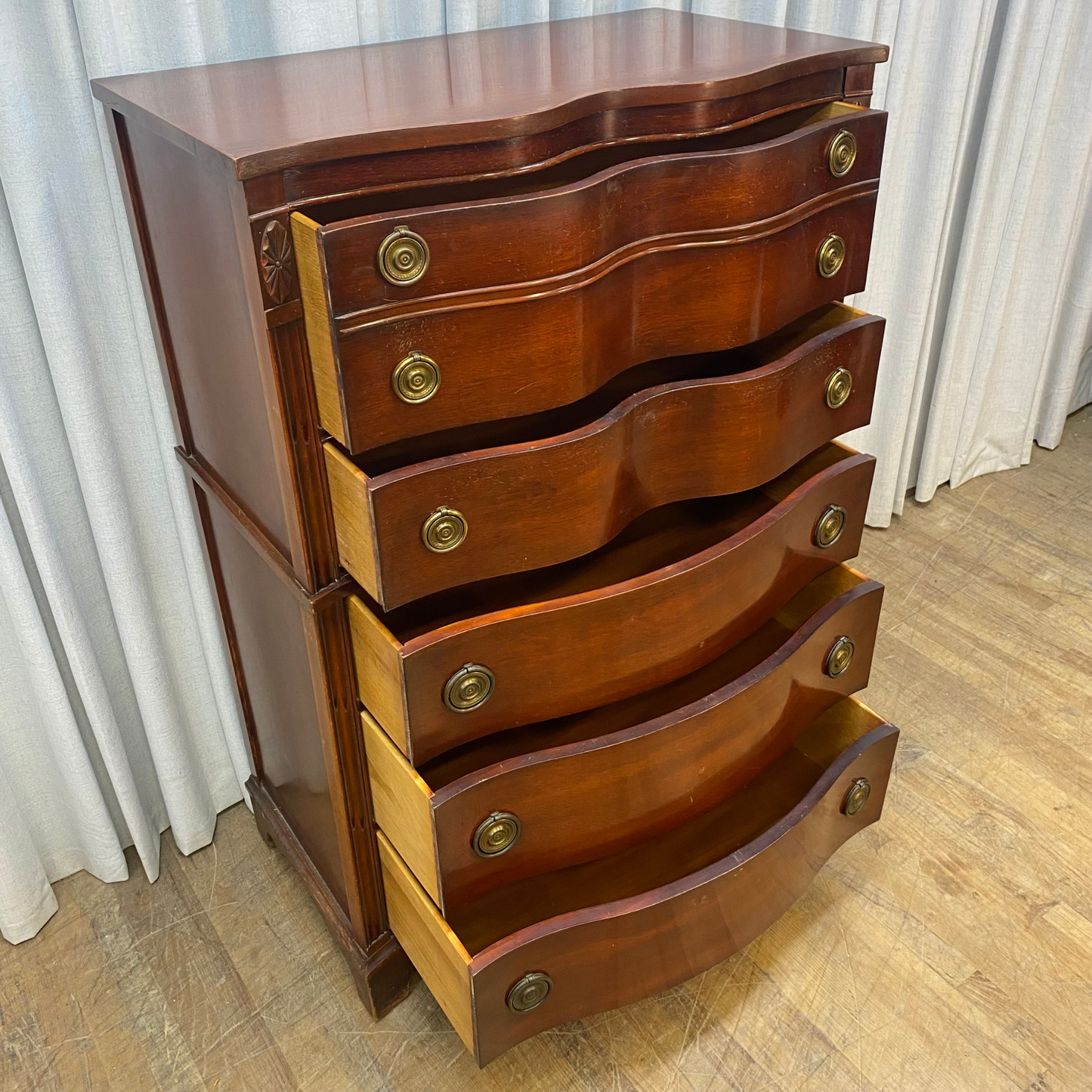 Five Drawer Classic Hepplewhite Chest