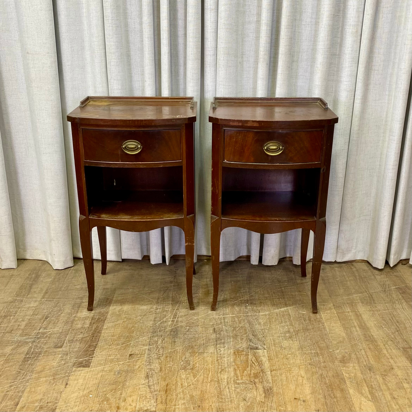 Pair of One Drawer Hepplewhite Nightstands