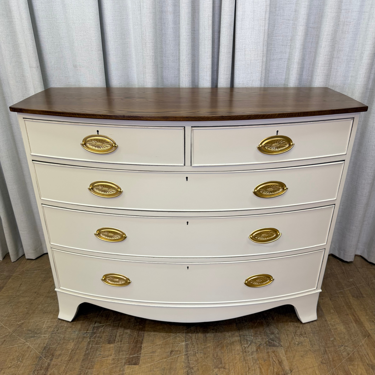 Five Drawer Hepplewhite Dresser