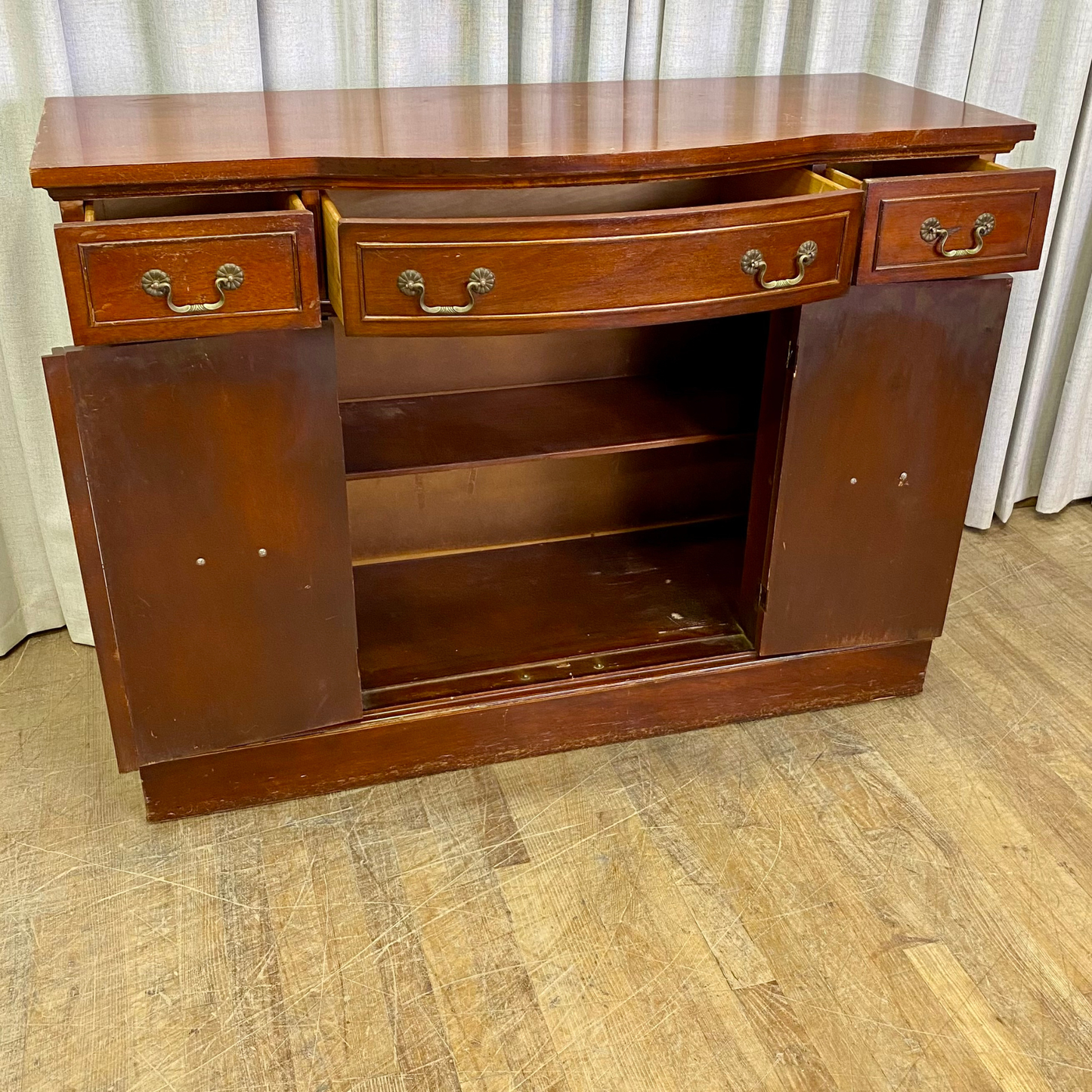 Duncan Phyfe Style Server