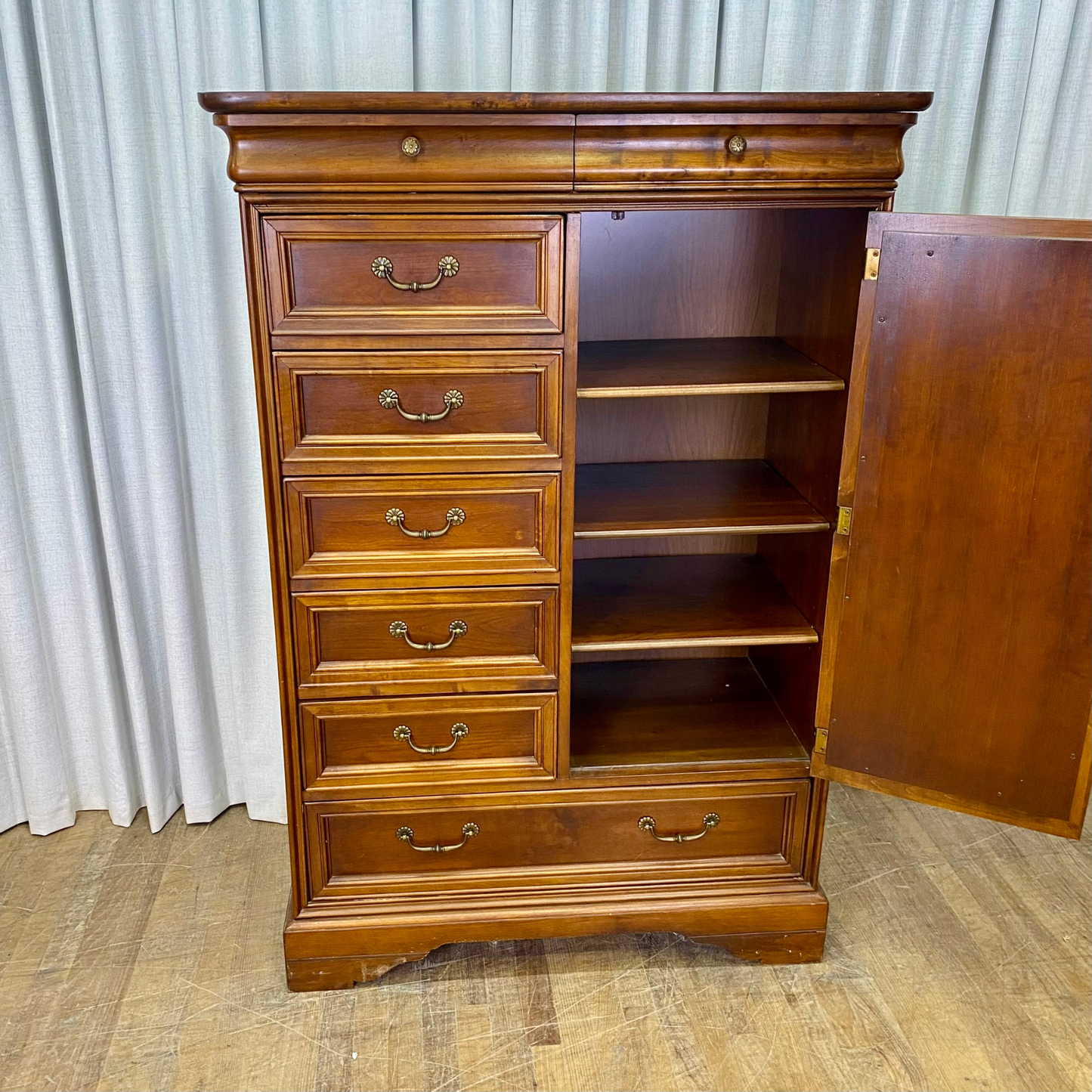 Gentlemans Chest by Lexington