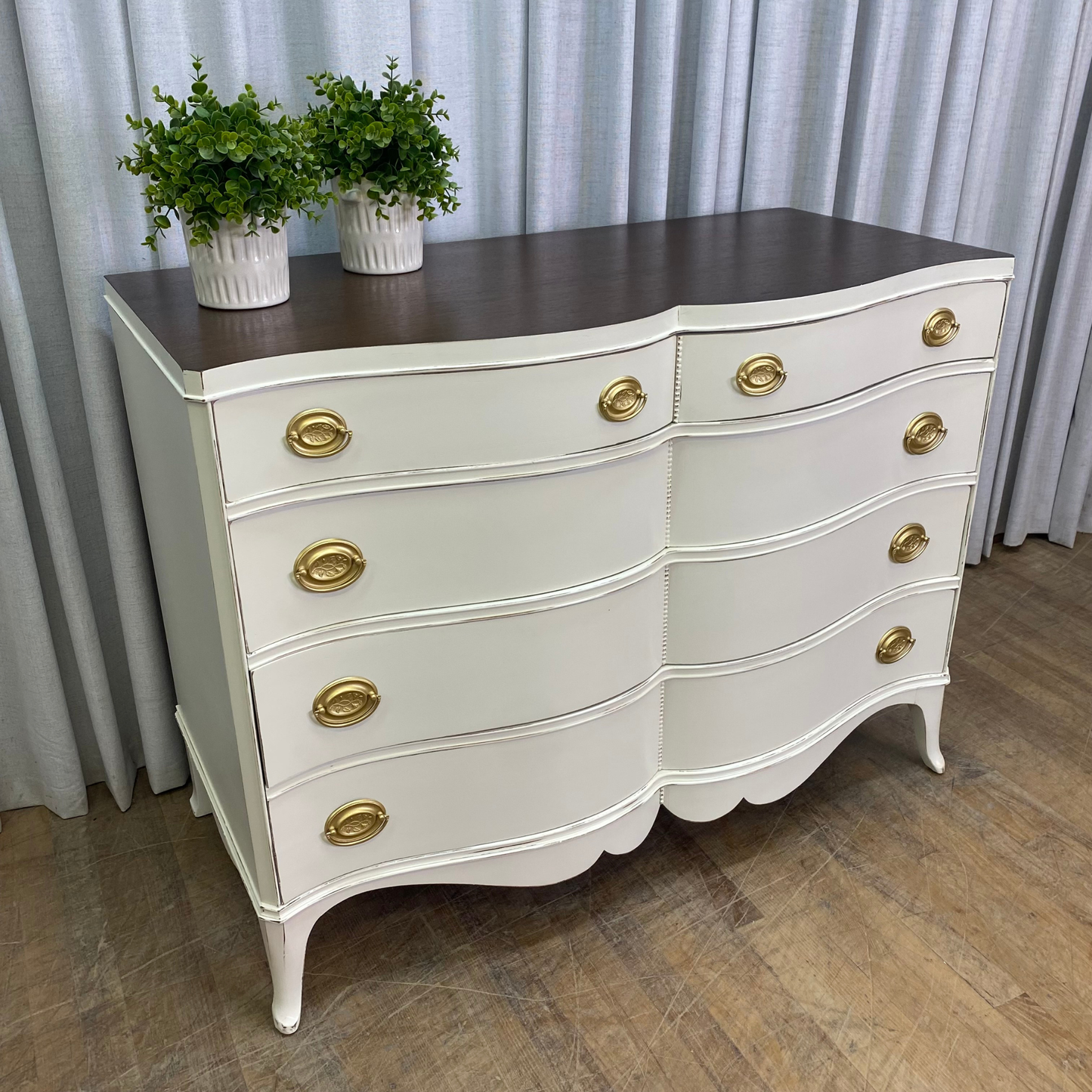 Hepplewhite Five Drawer Dresser