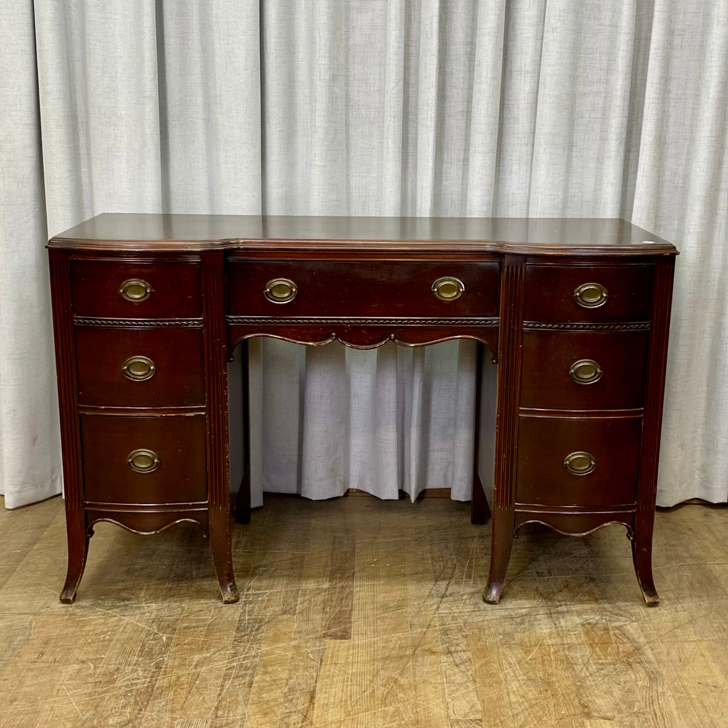 Hepplewhite Style Desk/Vanity