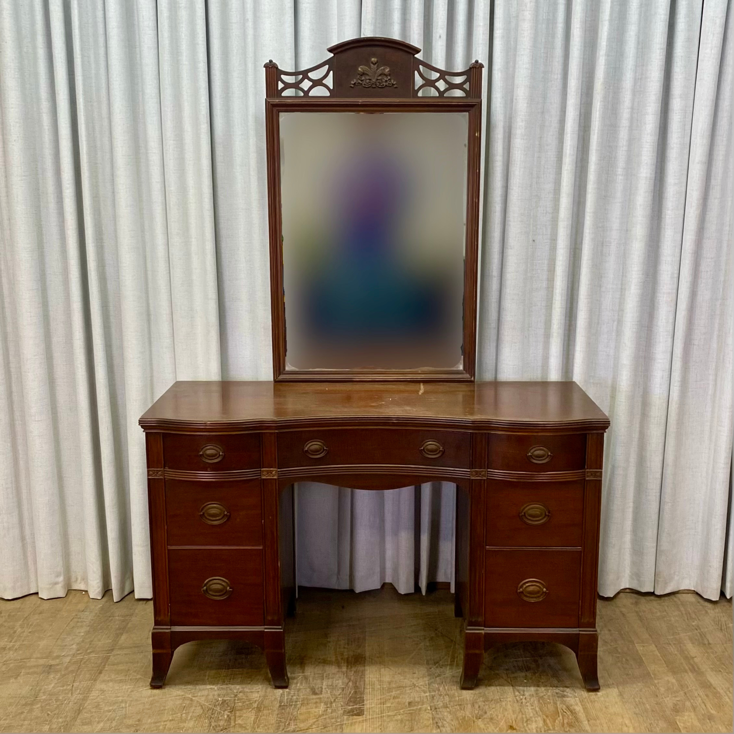 Hepplewhite Style Vanity