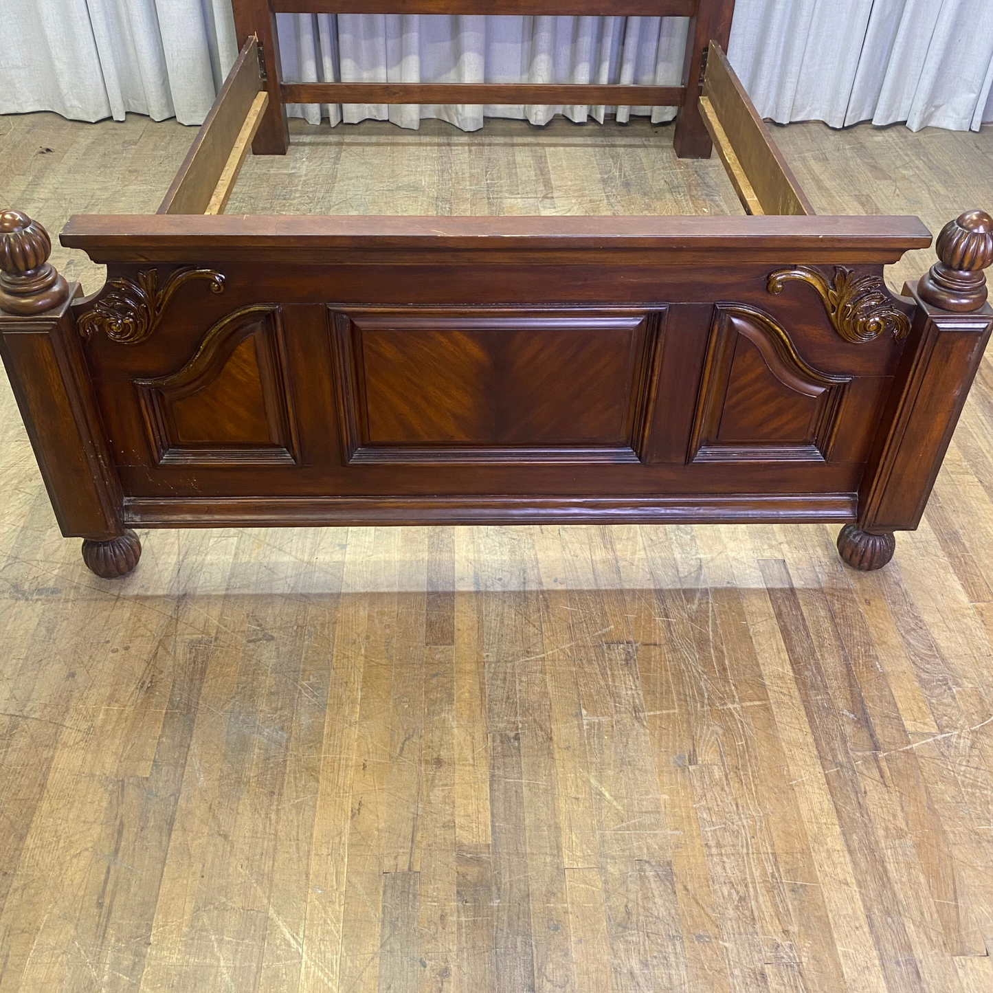 Queen Size Antique Style Bed