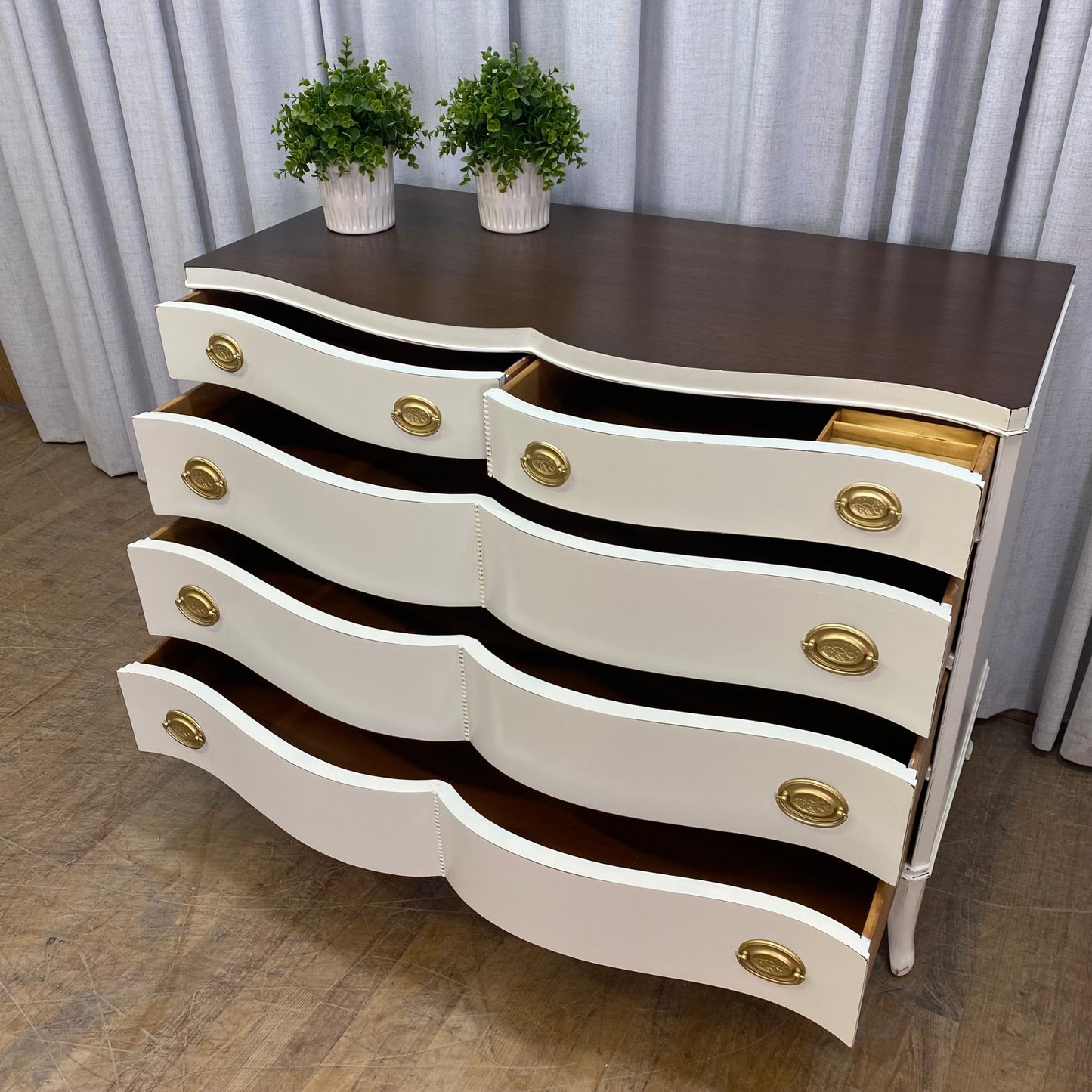 Hepplewhite Five Drawer Dresser