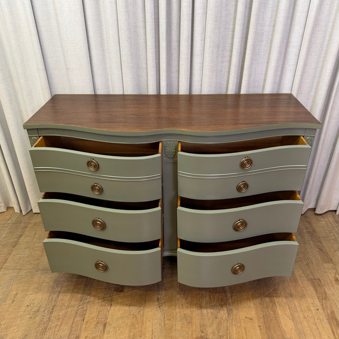 Eight Drawer Dresser Lacquered Rose Pine Green