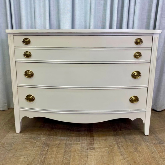 Three Drawer Hepplewhite Dresser
