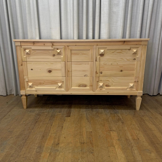 Directoire Dresser