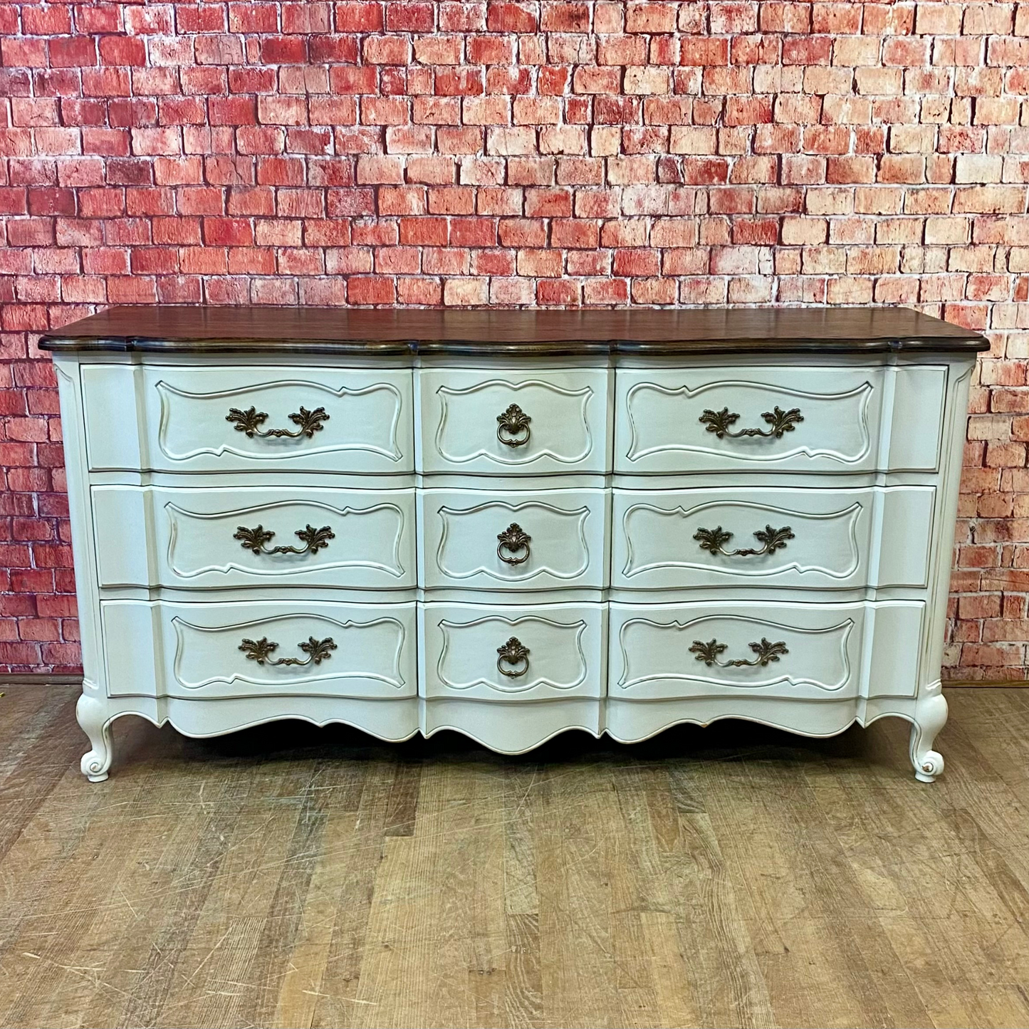 Beautiful Large French Provincial Nine Drawer Dresser