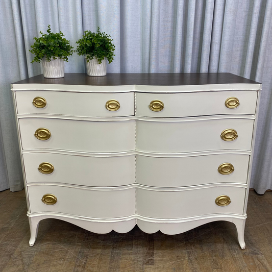 Hepplewhite Five Drawer Dresser
