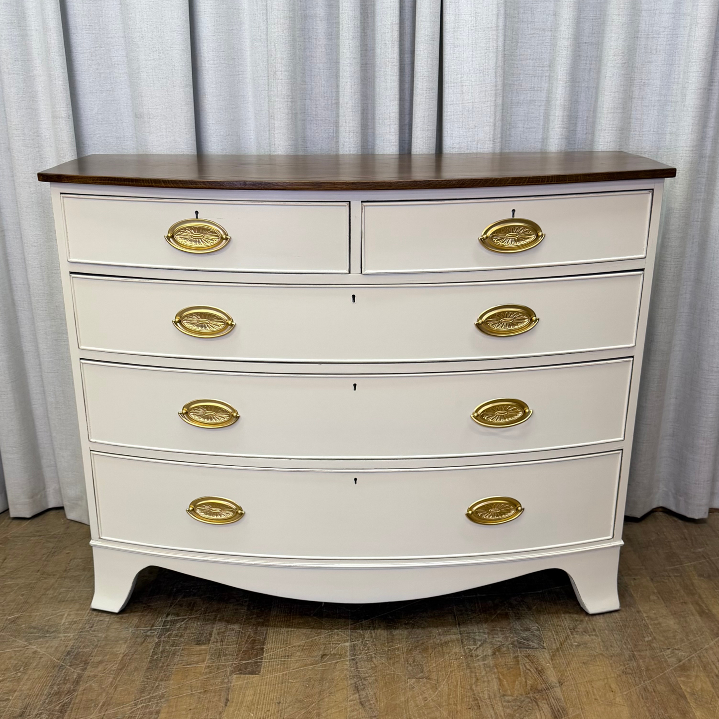 Five Drawer Hepplewhite Dresser