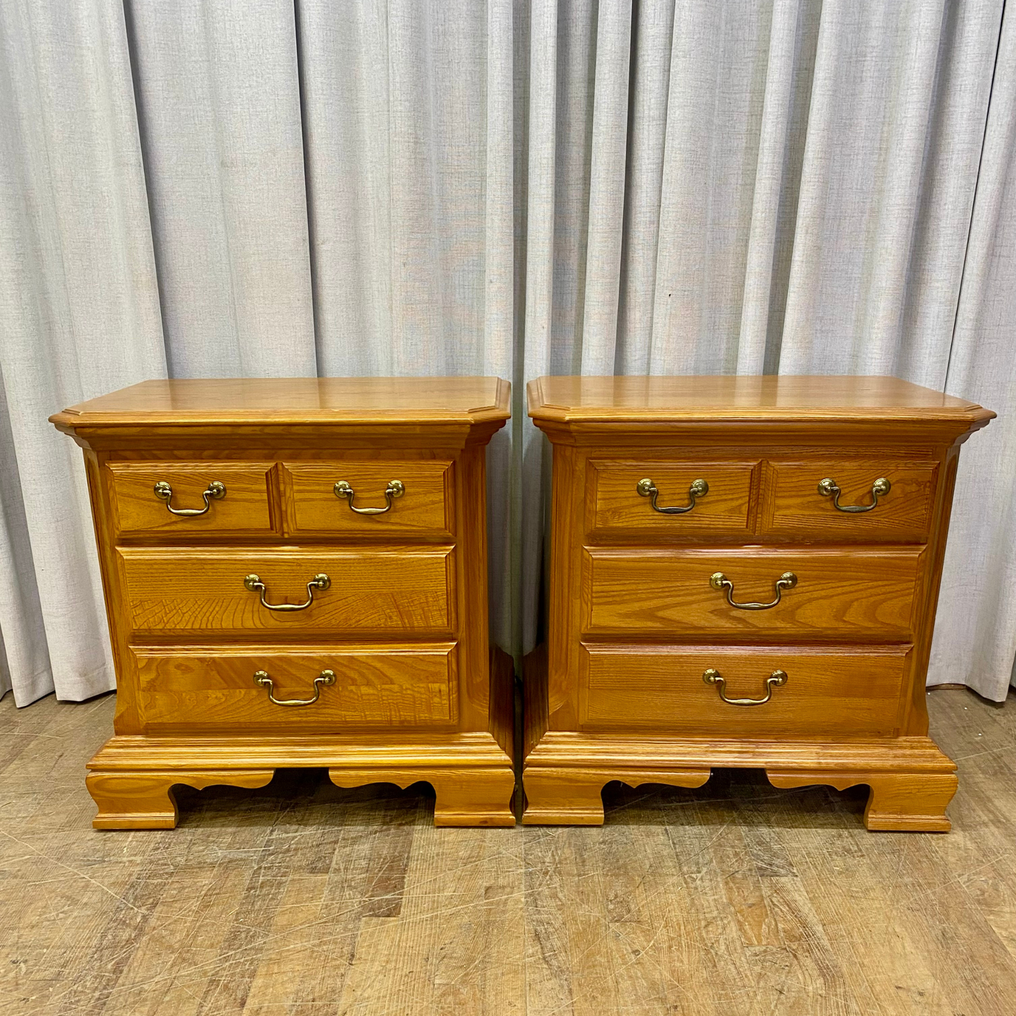 Pair of Bracket Foot Nightstands by Sumter
