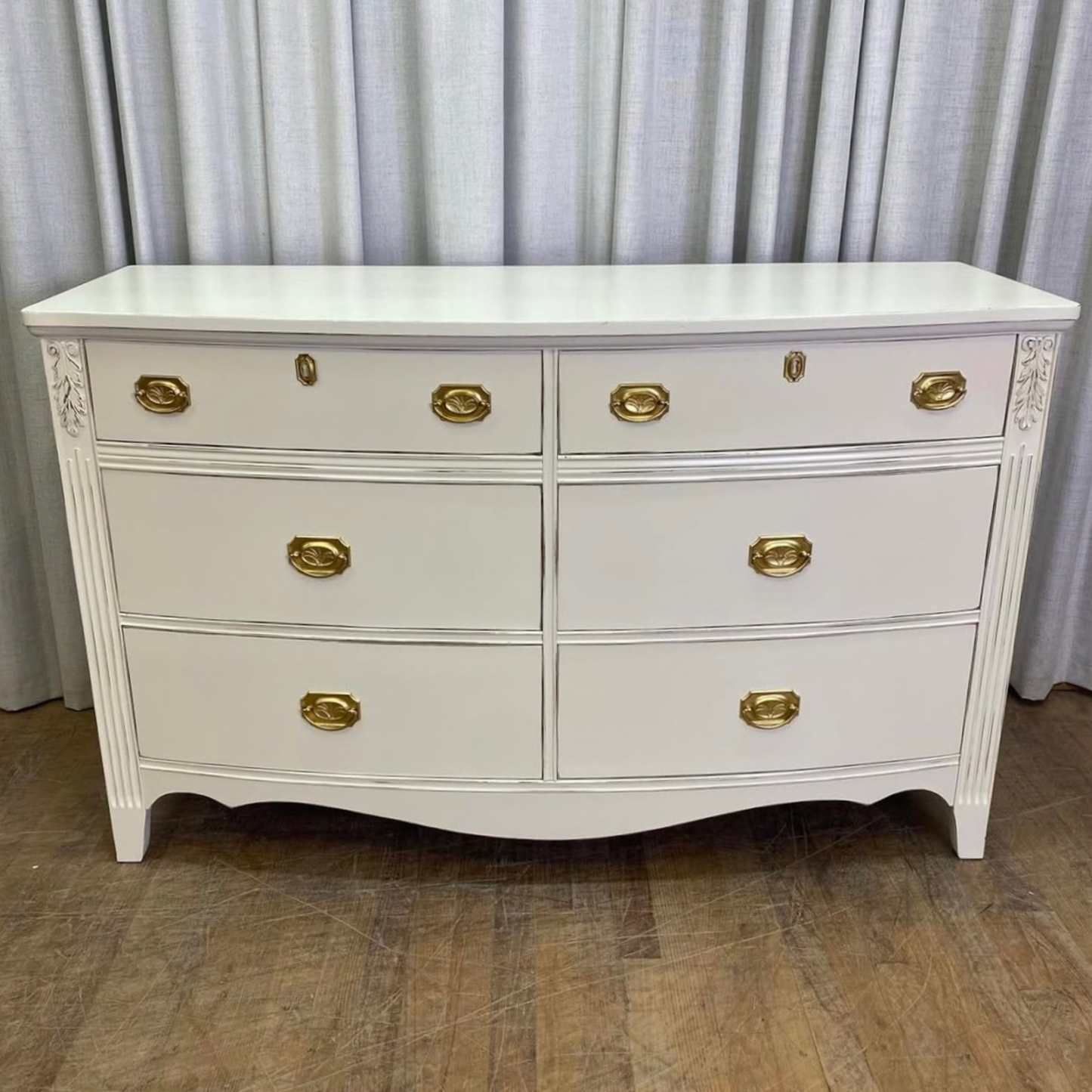 Hepplewhite Six Drawer Dresser