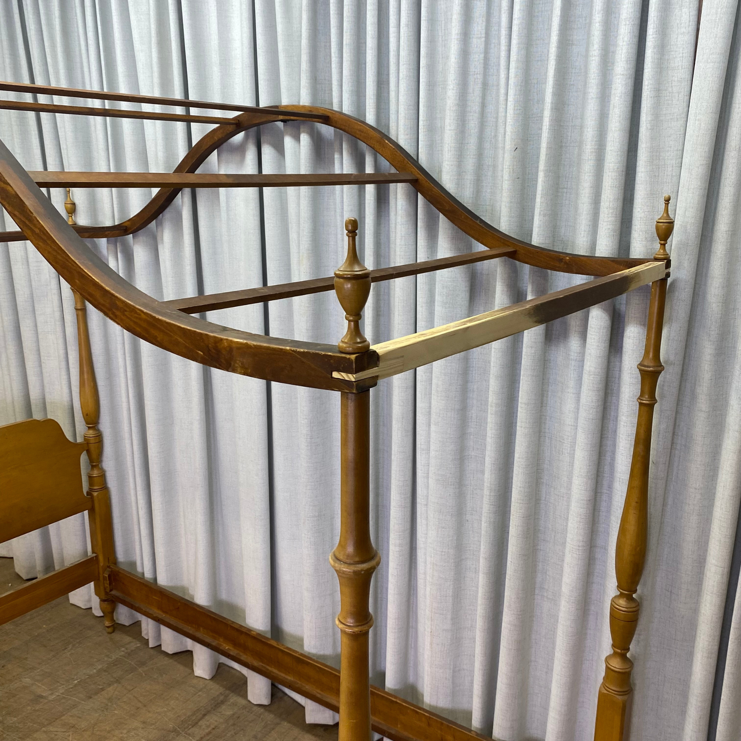 Solid Wood Twin Size Canopy Bed