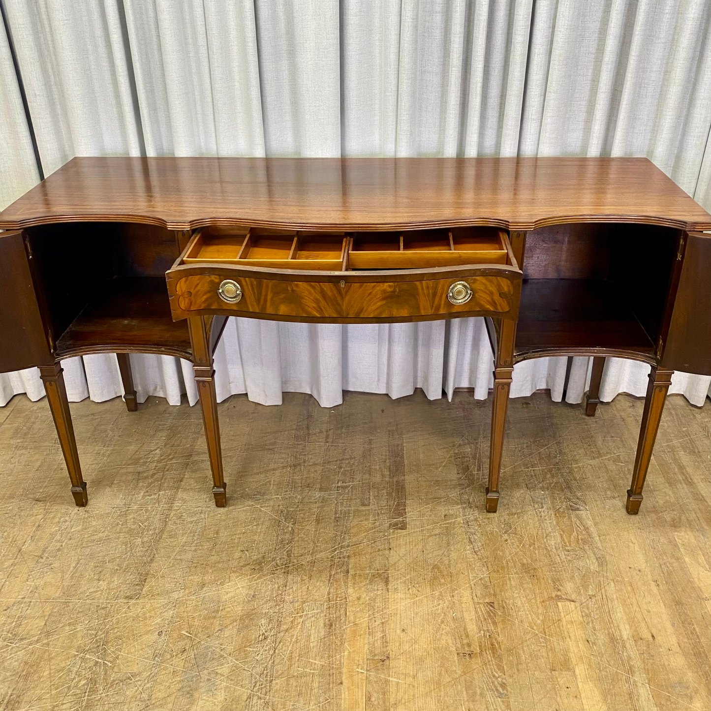 Hepplewhite Long Leg Sideboard