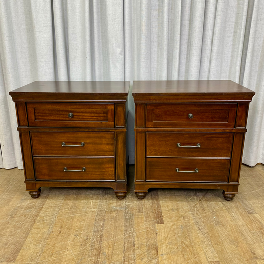 Pair of Modern Nightstands by Universal Furniture