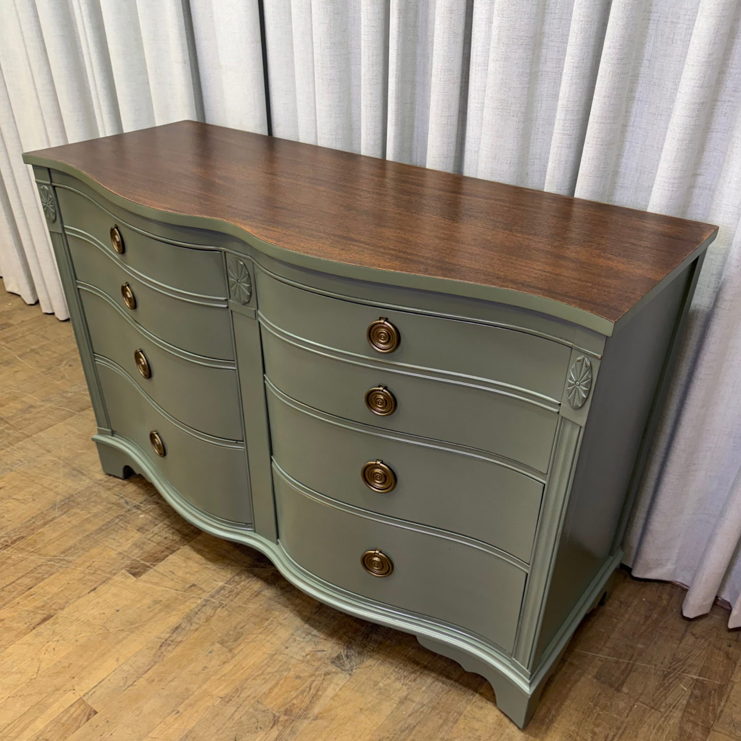 Eight Drawer Dresser Lacquered Rose Pine Green