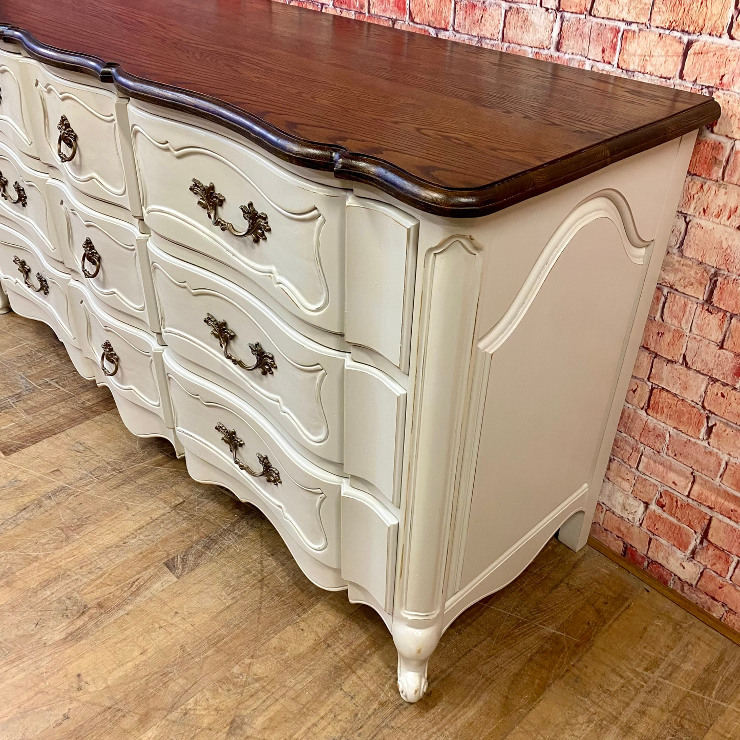 Beautiful Large French Provincial Nine Drawer Dresser