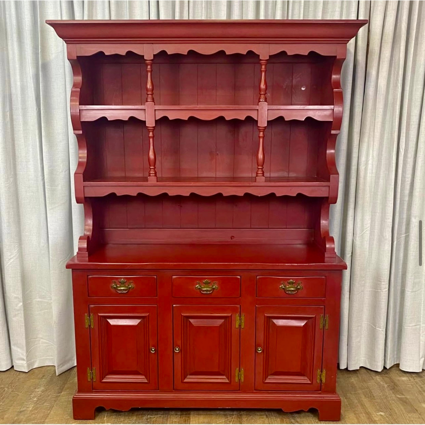 Painted Red Pine Hutch