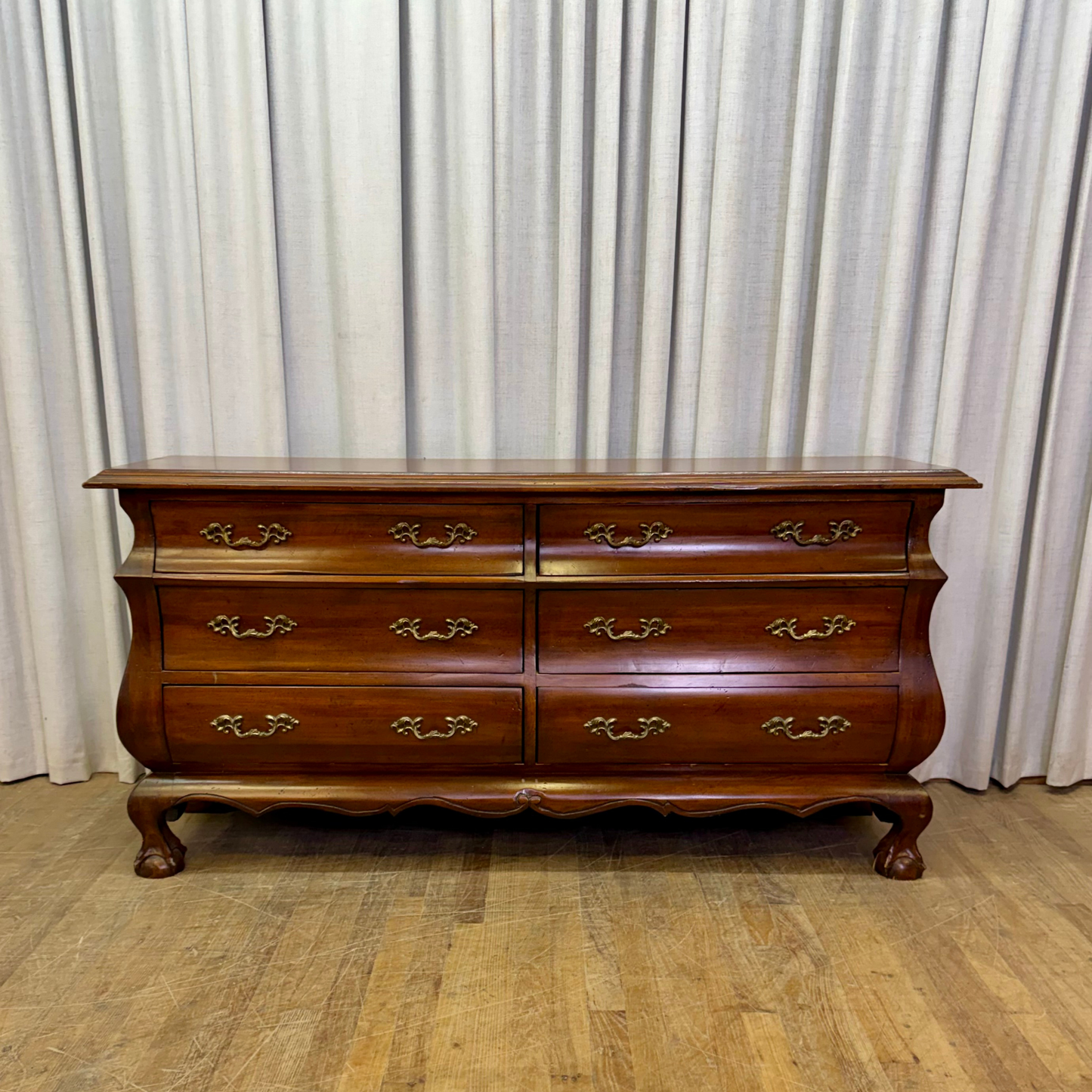 Cute Bombe Style French Dresser