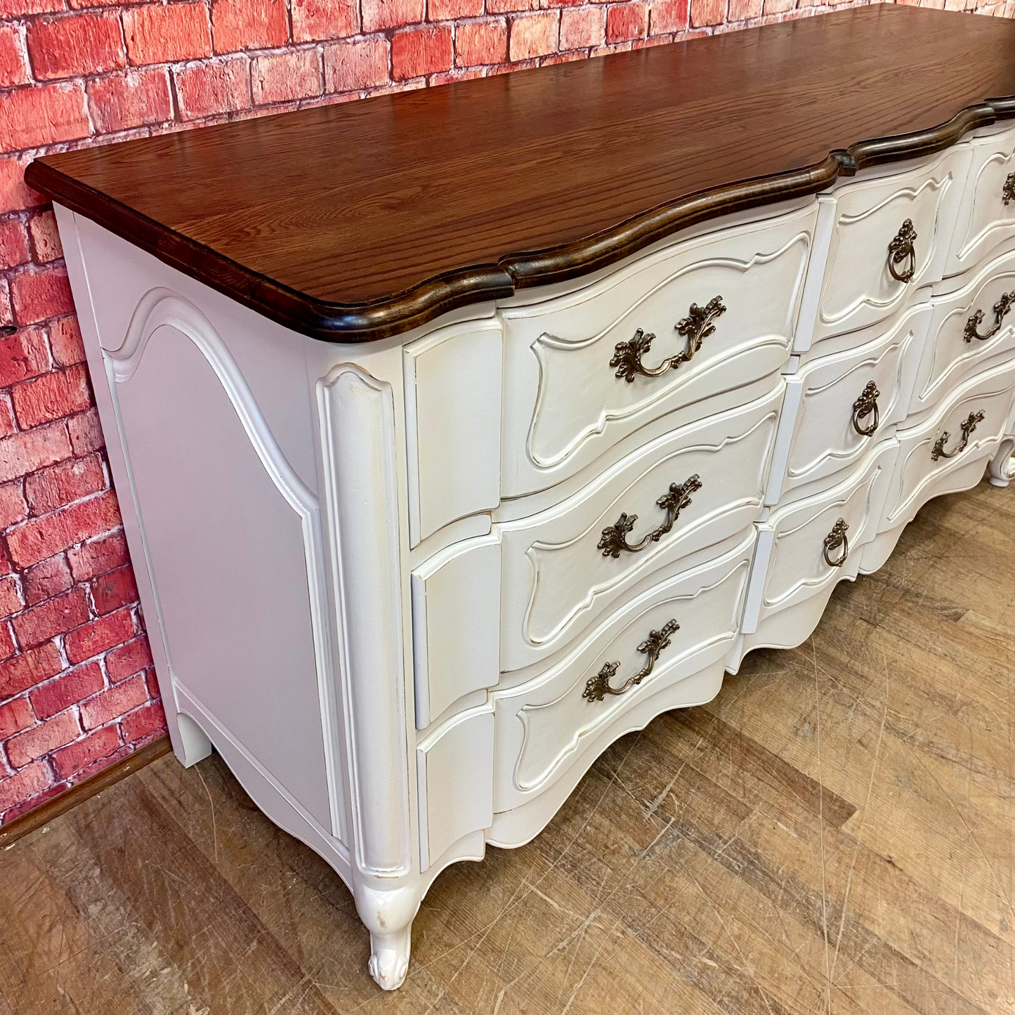 Beautiful Large French Provincial Nine Drawer Dresser